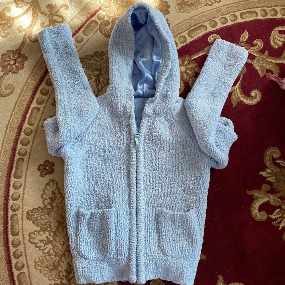 NWOT light blue girls zipper fleece hoodie with front pockets